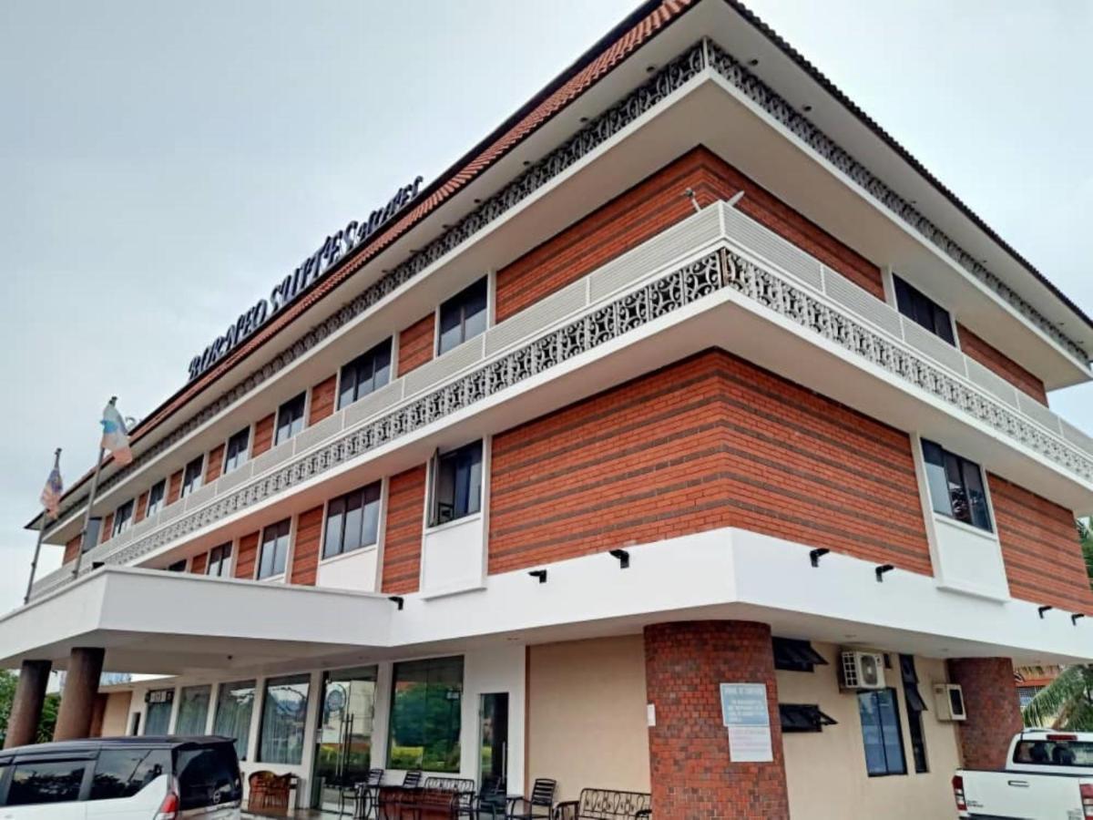 Super Oyo 90464 Borneo Suites Hotel Kota Kinabalu Bagian luar foto